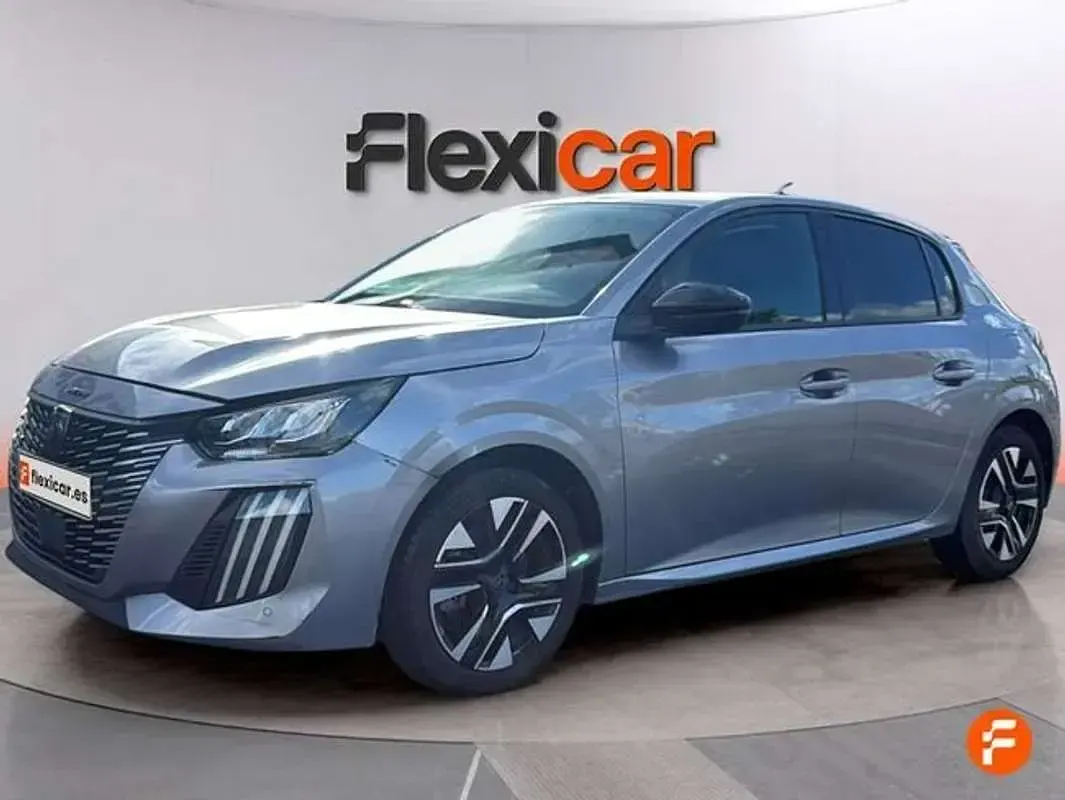 Usado Peugeot 208 Allure 101 CV (74 kW) 2025 Gris Utilitario