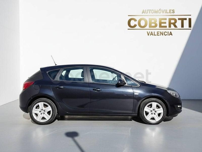 Usado Opel Astra Selective 140 CV (102 kW) 2015 Negro Berlina