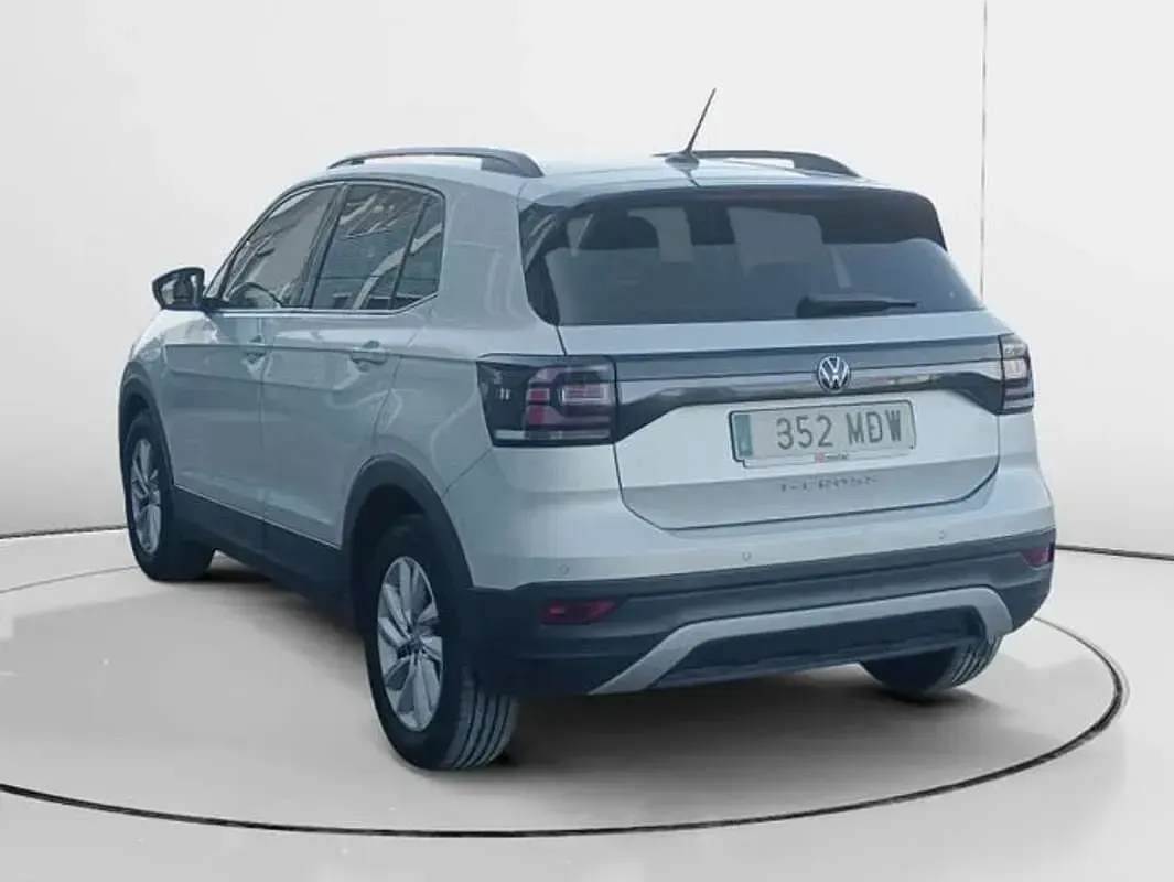 Usado VW T-Cross Advance 111 CV (81 kW) 2023 Gris SUV