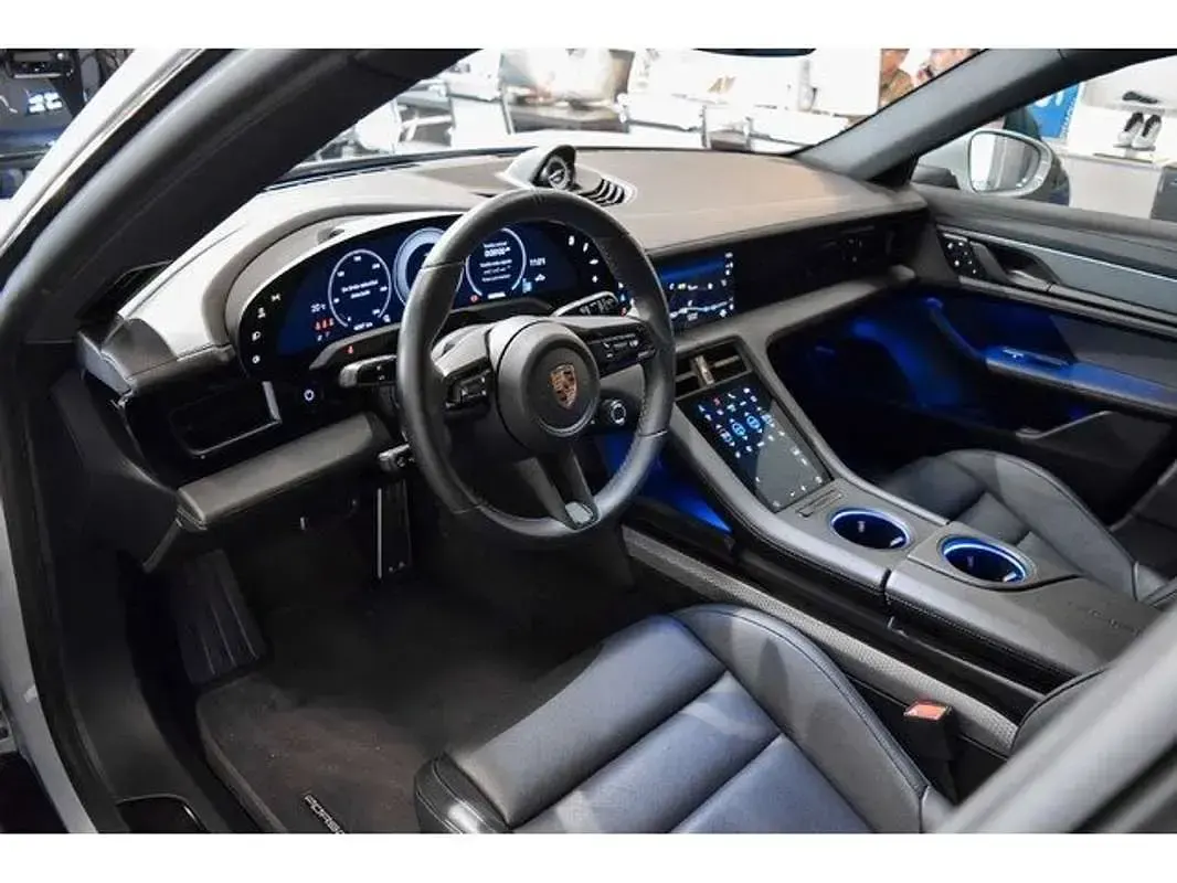 Usado Porsche Taycan Cross Turismo 439 kW (598 CV) 2025 Gris Familiar