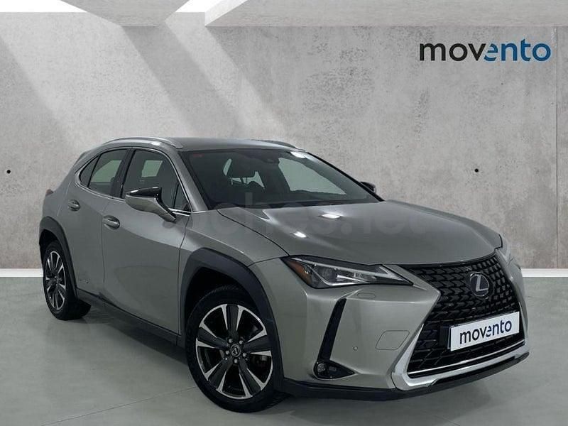 Usado Lexus UX Executive Line 184 CV (135 kW) 2019 Gris / plata SUV