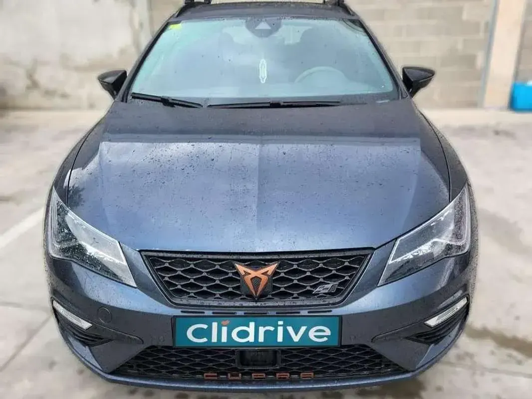 Usado Seat Leon ST 4Drive 300 CV (220 kW) 2019 Gris Familiar