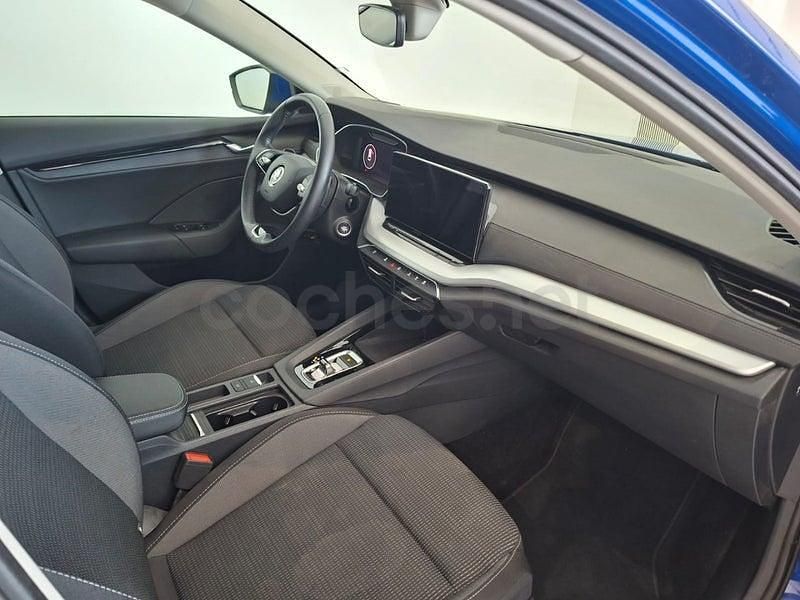 Usado Skoda Octavia Selection 150 CV (110 kW) 2024 Azul Familiar