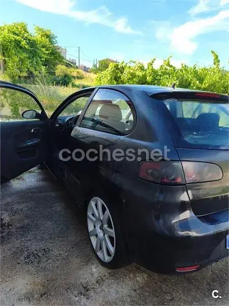 Usado Seat Ibiza Sport 130 CV (95 kW) 2003 Negro Utilitario