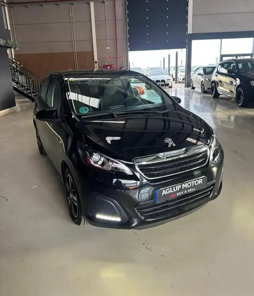 Käytetty Peugeot 108 Active 82 HP (60 kW) 2014 Musta