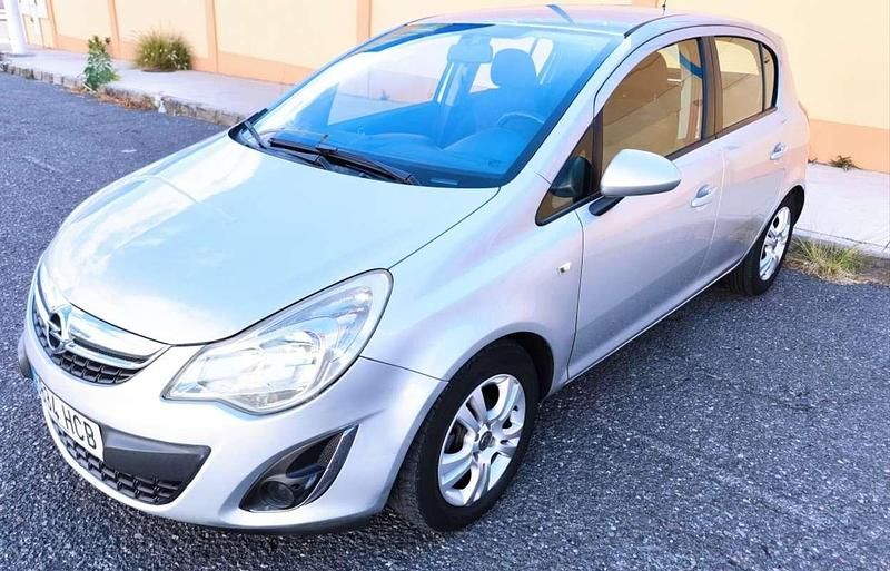 Gris Usado 2014 Opel Corsa Selective Utilitario | 3790 € (Super precio) - Imagen 1/4