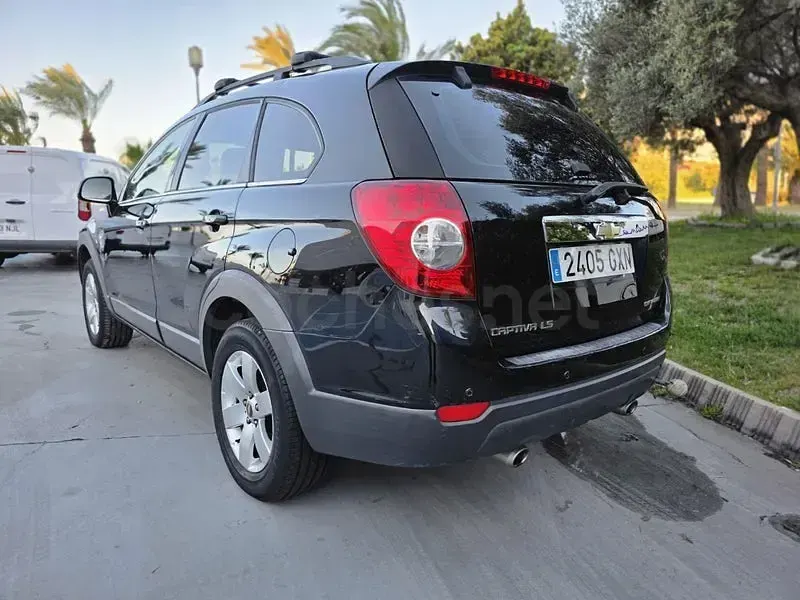 Usado Chevrolet Captiva LS 127 CV (93 kW) 2010 Negro SUV