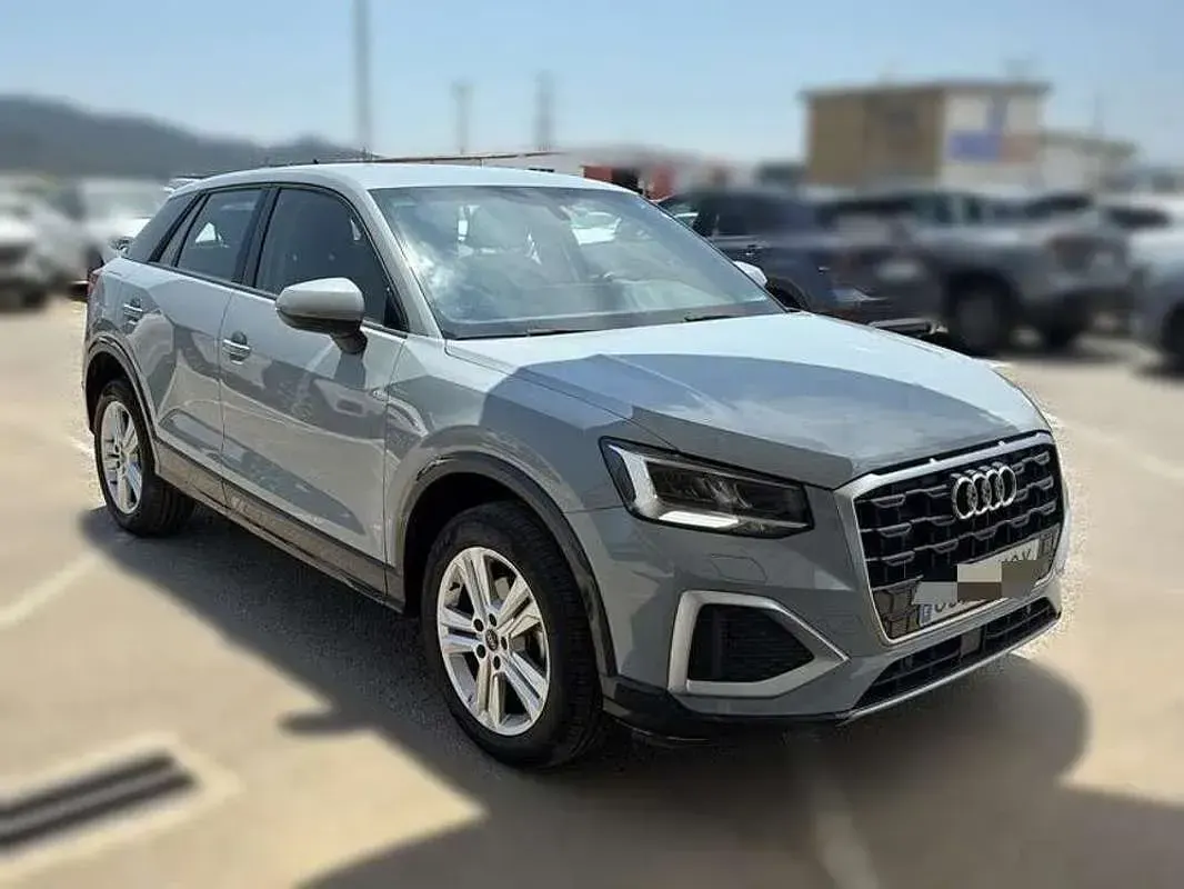 Usado Audi Q2 Advanced 116 CV (85 kW) 2022 Gris SUV