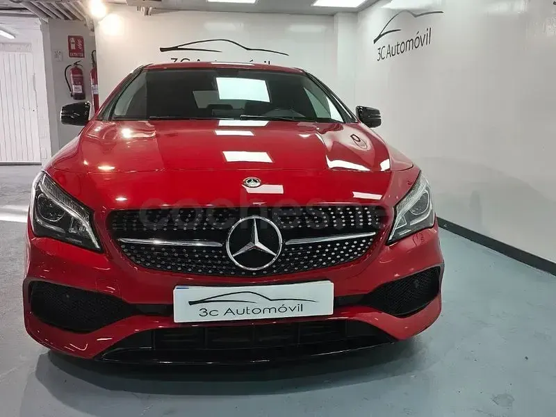 Usado Mercedes CLA200 136 CV (100 kW) 2018 Rojo Berlina