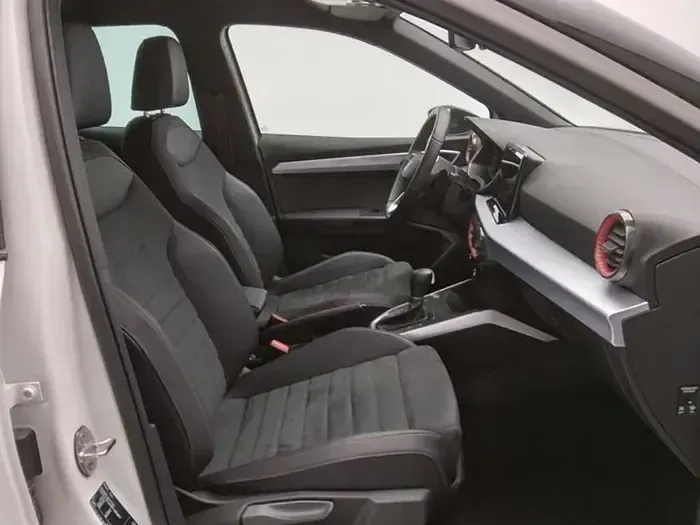 Usado Seat Arona FR 150 CV (110 kW) 2024 Gris SUV
