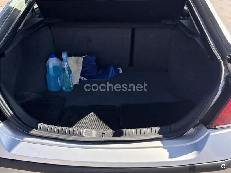 Usado Ford Mondeo Ghia 130 CV (95 kW) 2007 Gris / plata Berlina