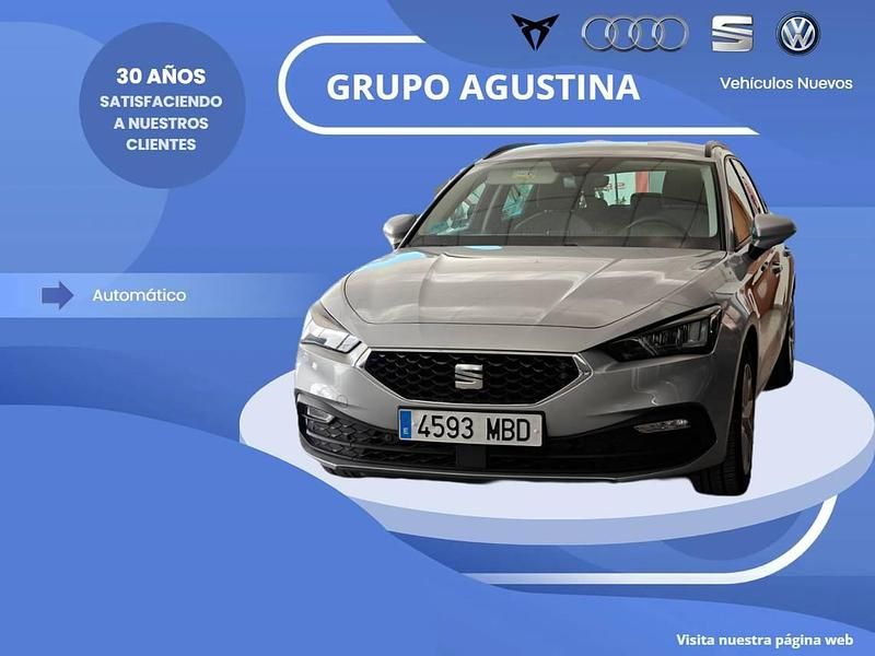 Usado Seat Leon Style 150 CV (110 kW) 2022 Gris / plata Familiar