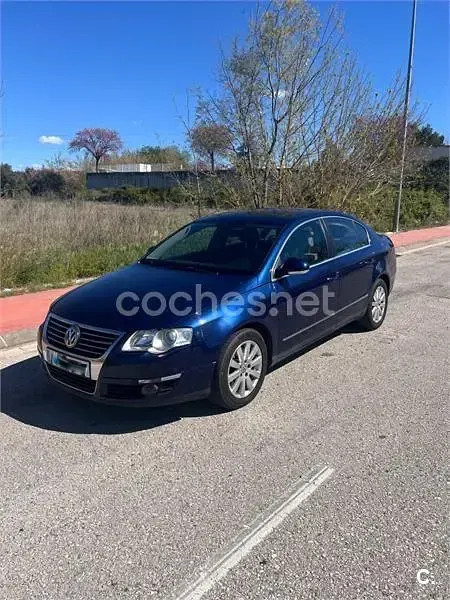 Usado VW Passat Trendline 140 CV (102 kW) 2006 Azul Berlina