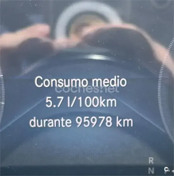 Usado Mercedes A180 109 CV (80 kW) 2019 Gris / plata Berlina