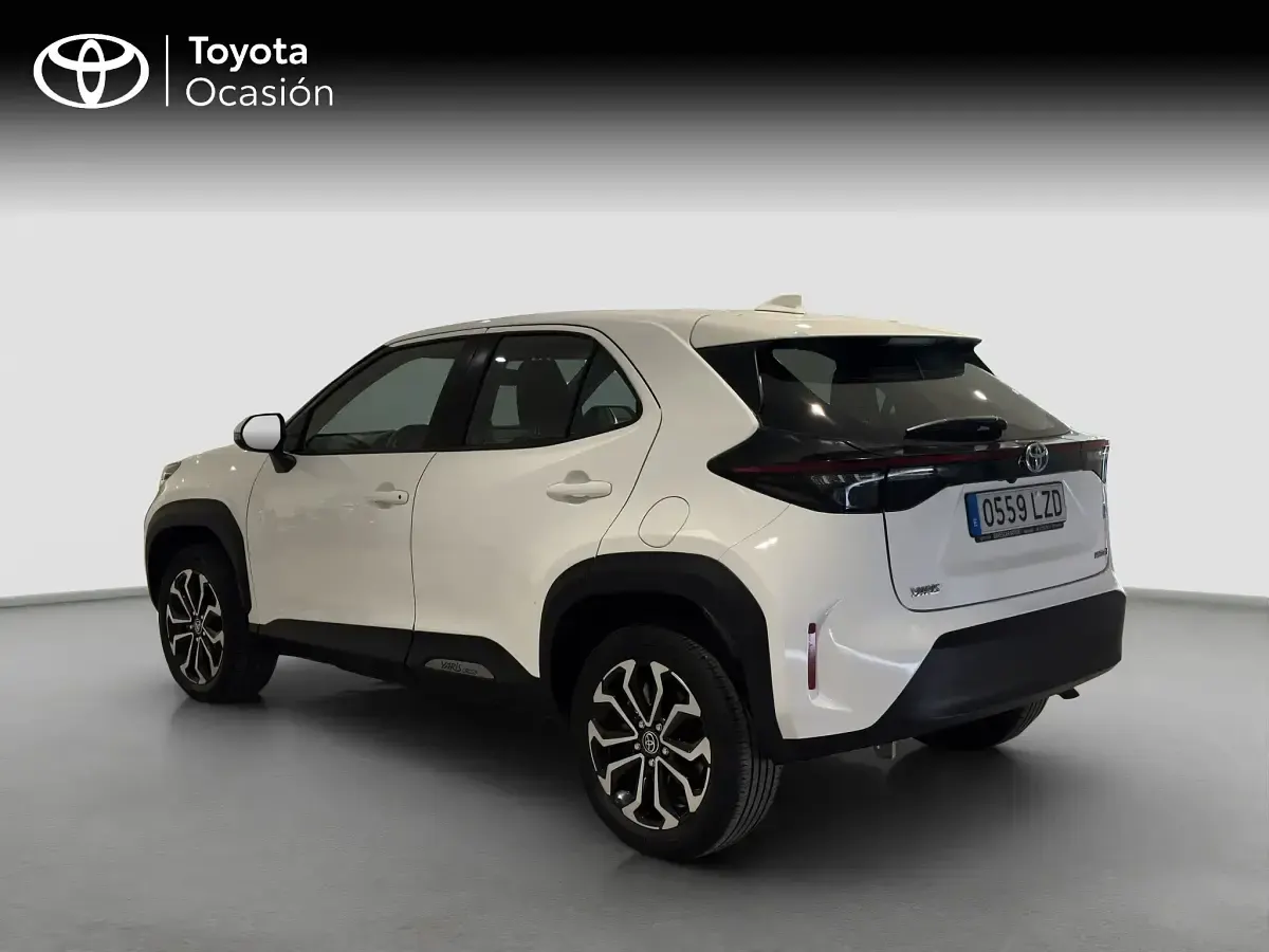 Usado Toyota Yaris Cross Active 116 CV (85 kW) 2022 Blanco SUV