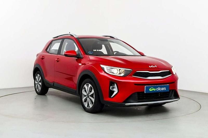 Usado Kia Stonic 101 CV (74 kW) 2022 Rojo SUV