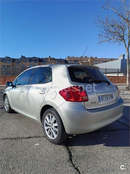 Usado Toyota Auris Luna 124 CV (91 kW) 2007 Beige Berlina