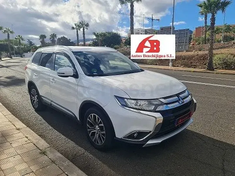 Usado Mitsubishi Outlander Motion 150 CV (110 kW) 2017 Blanco SUV