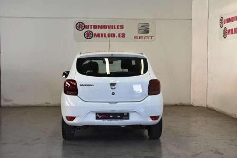 Usado Dacia Sandero Base 75 CV (55 kW) 2017 Blanco Utilitario