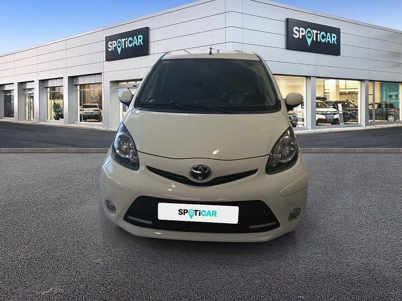 Blanco Usado 2013 Toyota Aygo City Utilitario | 7900 € (Un poco caro) - Imagen 1/4