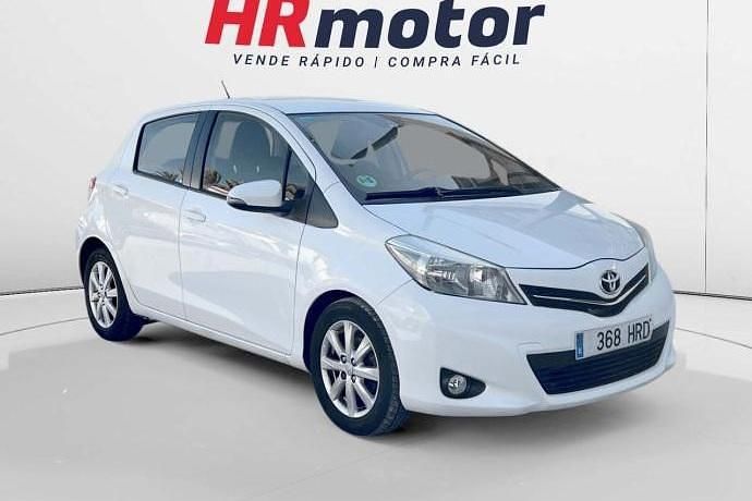 Usado Toyota Yaris Live 90 CV (66 kW) 2013 Utilitario