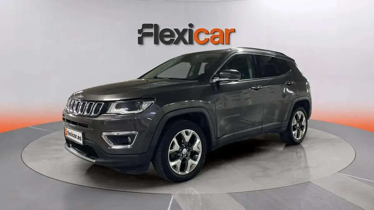 Usado Jeep Compass Limited 140 CV (102 kW) 2018 Gris SUV