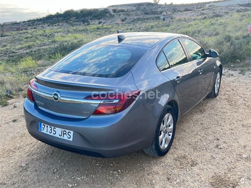 Usado Opel Insignia Selective 120 CV (88 kW) 2016 Gris / plata Berlina