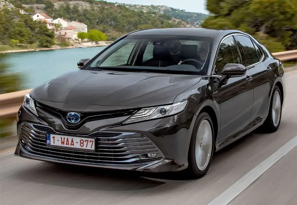 Usado Toyota Camry Advance 218 CV (160 kW) 2019 Azul Berlina