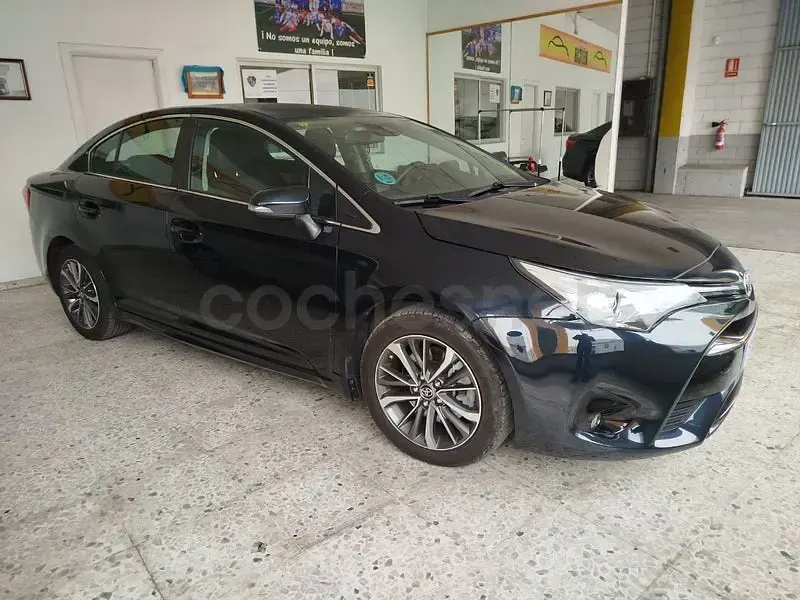 Usado Toyota Avensis Advance 143 CV (105 kW) 2018 Azul Berlina