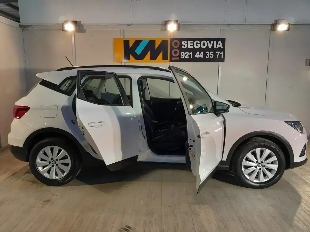 Usado Seat Arona Ecomotive 115 CV (84 kW) 2020 Blanco SUV