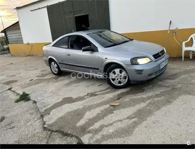 Usado Opel Astra 125 CV (91 kW) 2001 Gris / plata Coupe