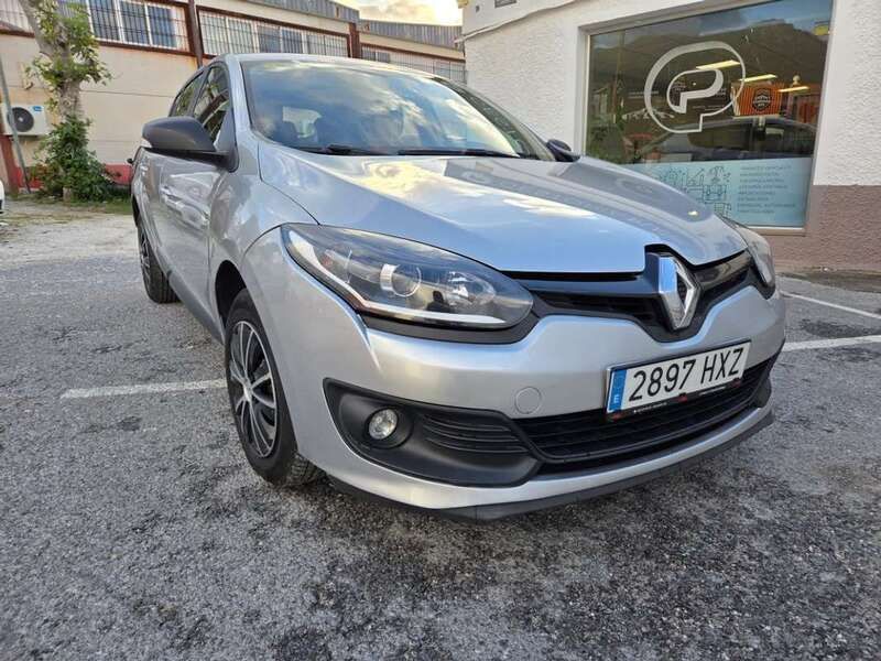 Plateado Usado 2014 Renault Mégane III Business Utilitario | 5490 € - Imagen 1/4
