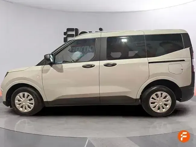 Usado Ford Tourneo Courier Active 125 CV (91 kW) 2024 Verde Monovolumen
