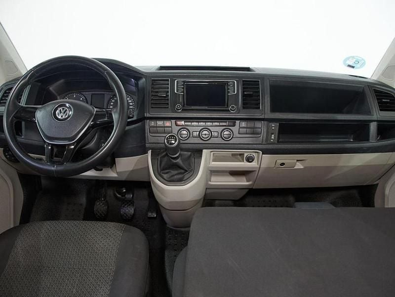 Usado VW Caravelle 150 CV (110 kW) 2020 Plata réflex metalizado Van