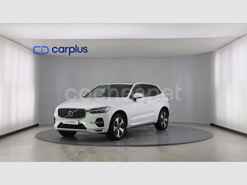 Crystal white metalizado Usado 2023 Volvo XC60 Plus SUV | 49.790 € (Un poco caro) - Imagen 1/4