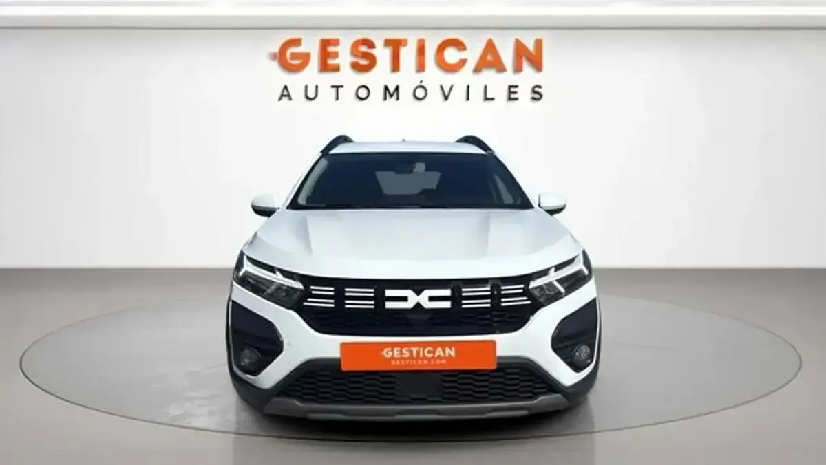 Usado Dacia Jogger Extreme 110 CV (80 kW) 2024 Blanco Monovolumen