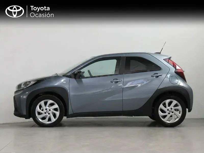 Käytetty Toyota Aygo X Play 72 HP (52 kW) 2024 Sininen Katumaasturi