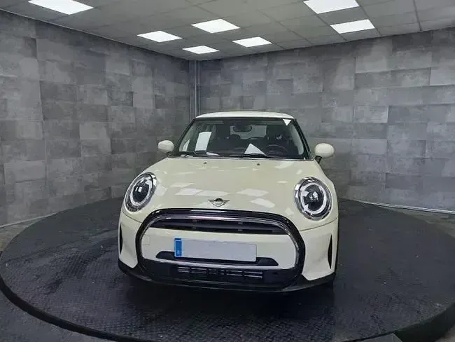 Usado Mini ONE 102 CV (75 kW) 2022 Blanco Utilitario