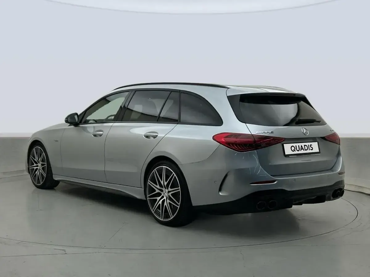 Usado Mercedes 300 AMG 408 CV (300 kW) 2024 Gris plata Familiar