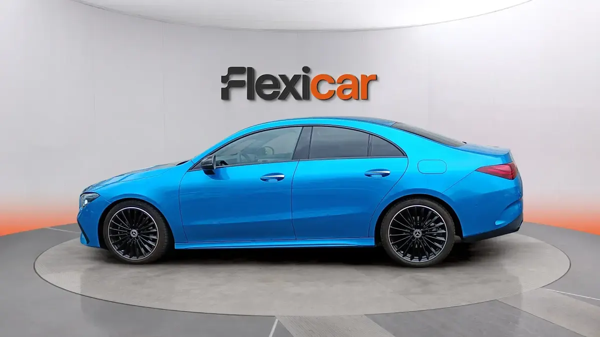 Usado Mercedes CLA200 163 CV (119 kW) 2024 Azul Coupe