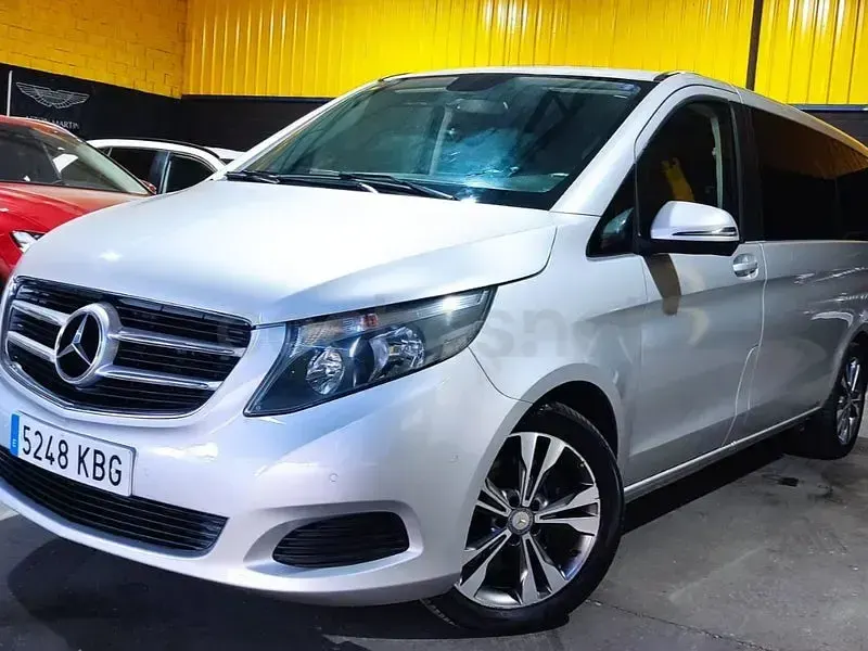 Usado Mercedes V220 163 CV (119 kW) 2017 Gris / plata Monovolumen