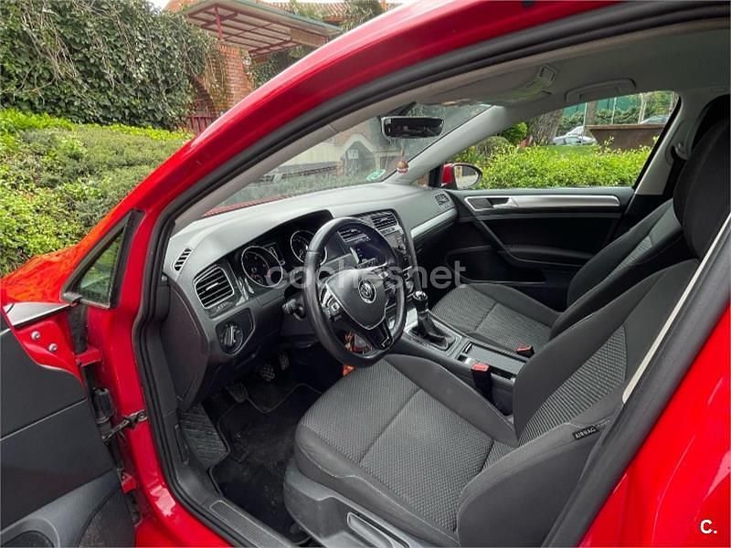 Usado VW Golf VII 115 CV (84 kW) 2019 Rojo Berlina