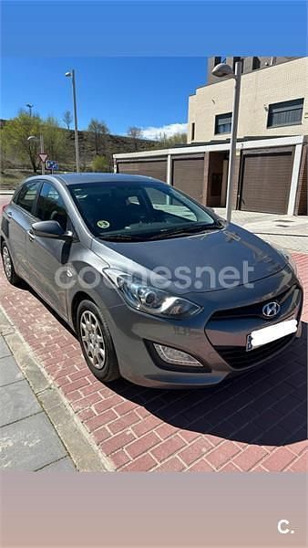 Usado Hyundai i30 Base 90 CV (66 kW) 2012 Gris / plata Berlina
