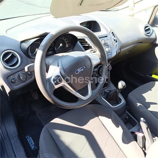 Usado Ford Fiesta Trend 82 CV (60 kW) 2013 Negro Utilitario