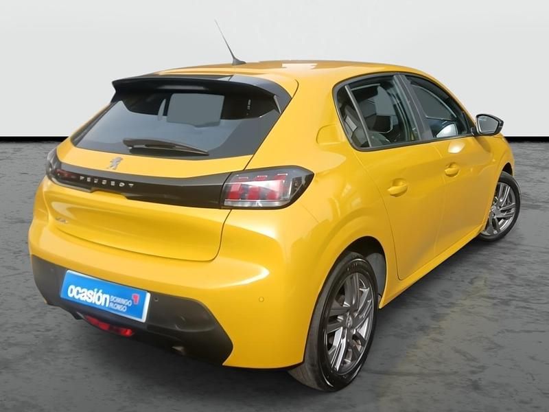 Usado Peugeot 208 101 CV (74 kW) 2022 Amarillo Utilitario