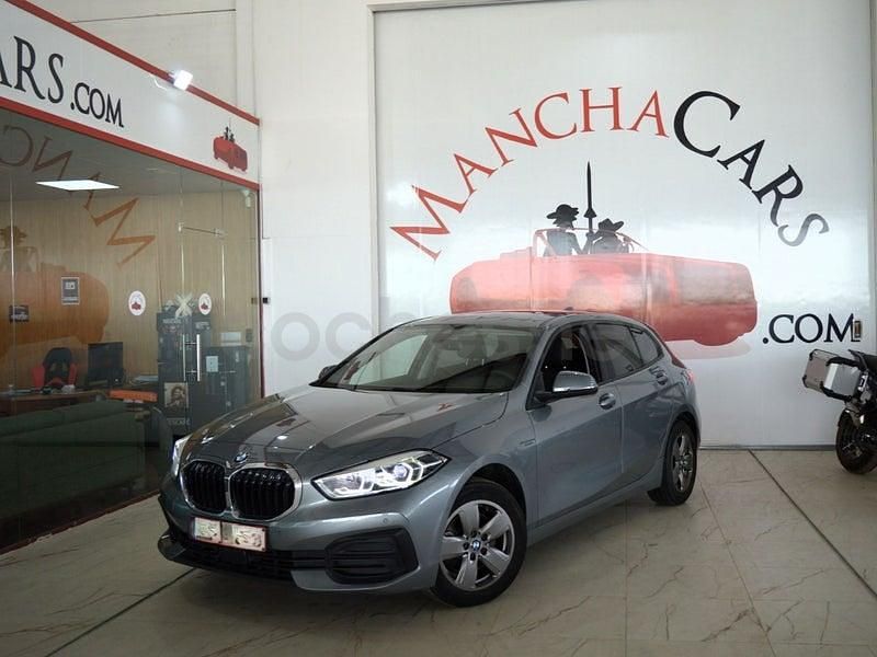 Usado BMW 116 Comfort Edition 116 CV (85 kW) 2022 Gris / plata Utilitario
