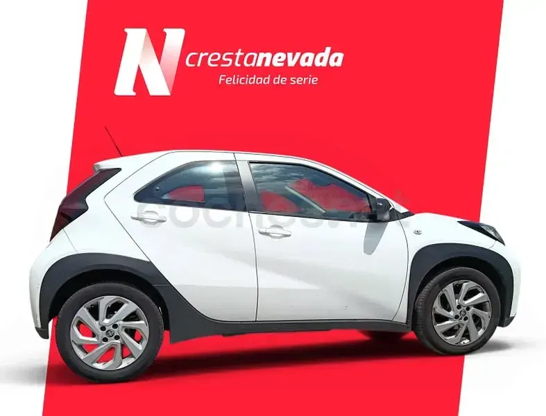 Usado Toyota Aygo X Play 72 CV (52 kW) 2023 Blanco SUV