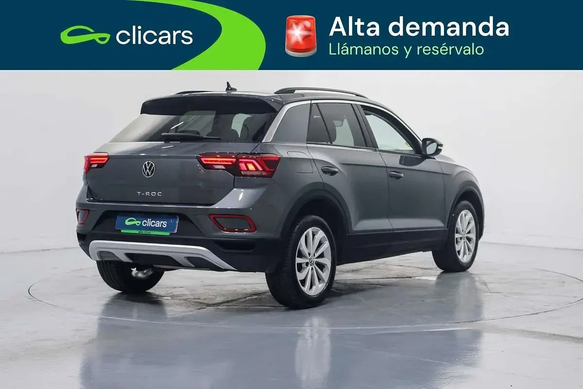 Usado VW T-Roc Life 116 CV (85 kW) 2022 Gris SUV