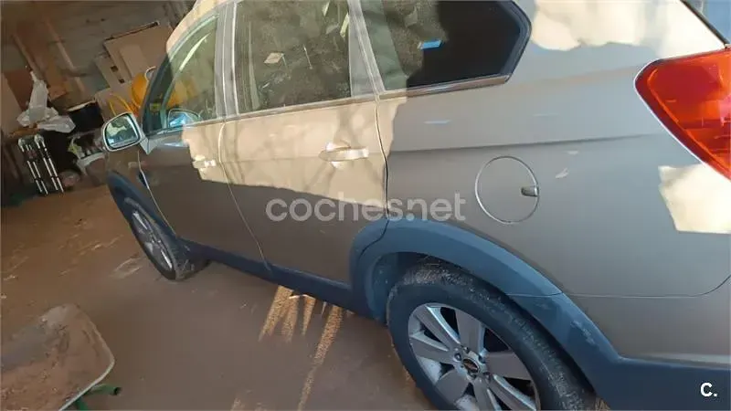 Usado Chevrolet Captiva 150 CV (110 kW) 2007 Beige SUV