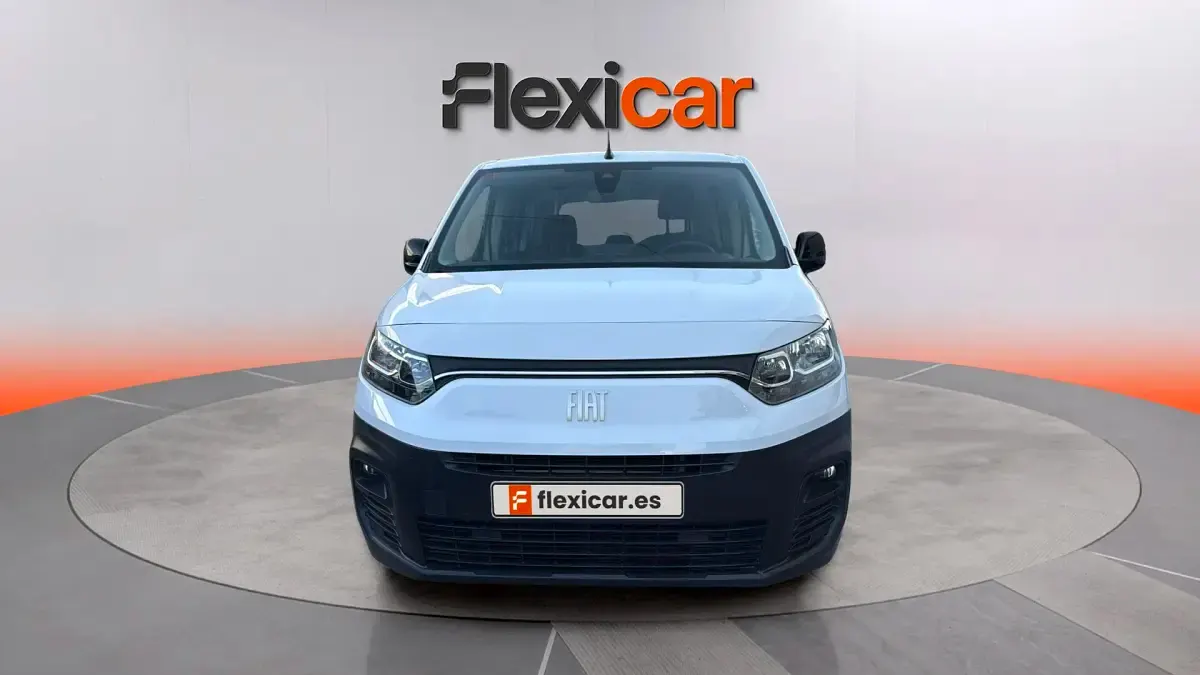 Usado Fiat Doblò 130 CV (95 kW) 2023 Blanco Monovolumen